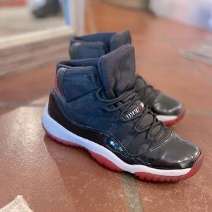 𝅺AUTHENTIC Nike Air Jordan 11 Retro (GS) Breds 7Y Round Two youth bred Jordans